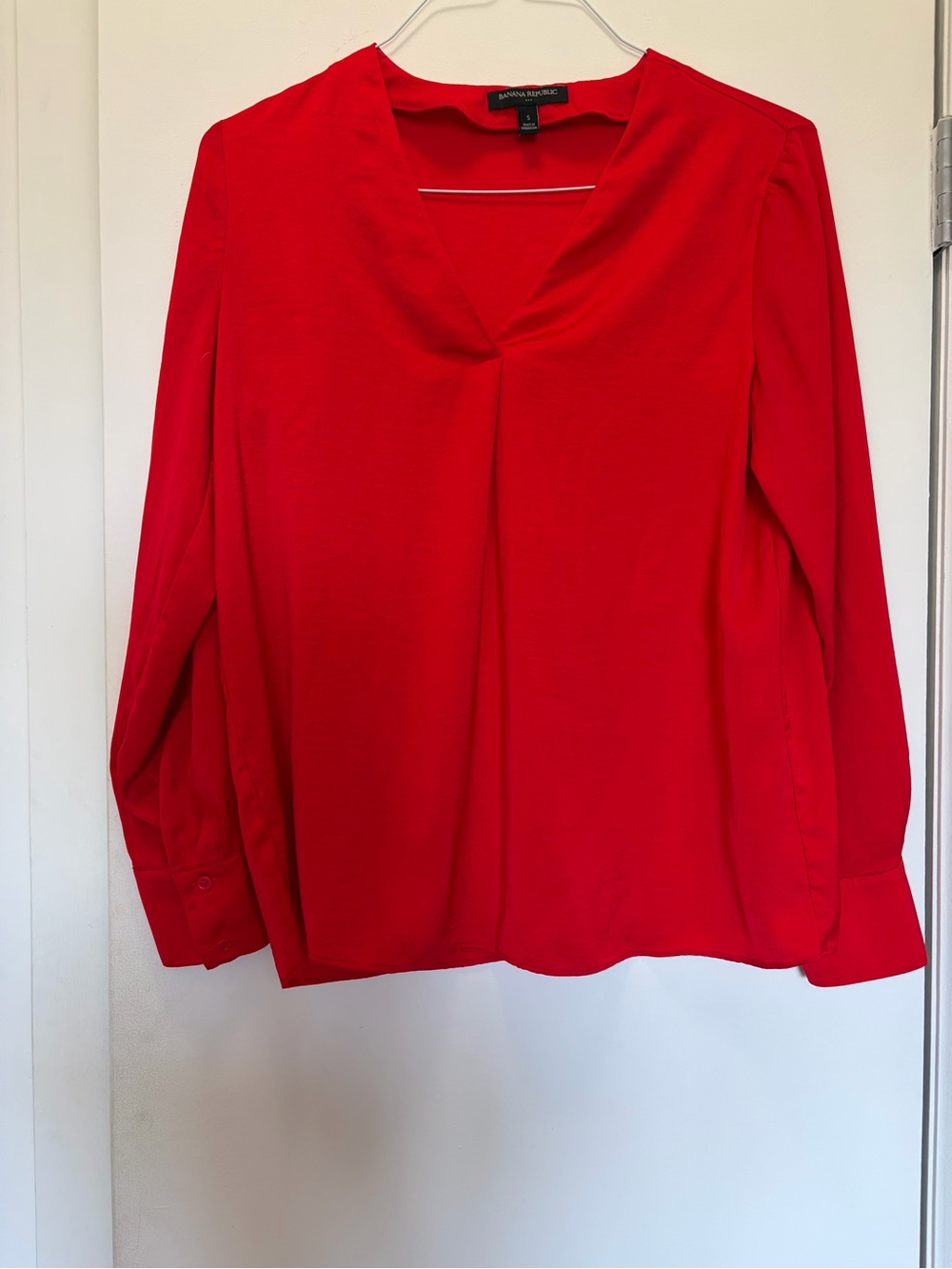 Banana Republic Red V-Neck Long Sleeve Blouse